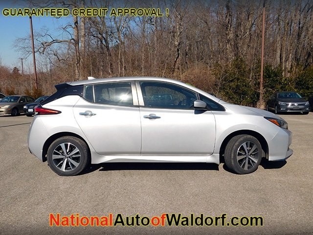 Nissan Leaf Vehicle Image 04