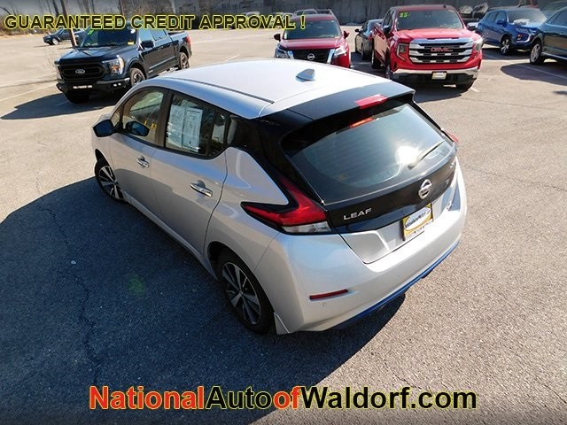 Nissan Leaf Vehicle Image 06