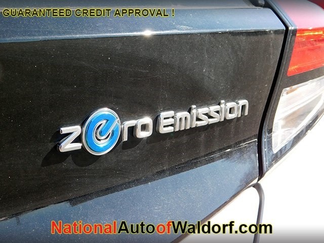 Nissan Leaf Vehicle Image 08