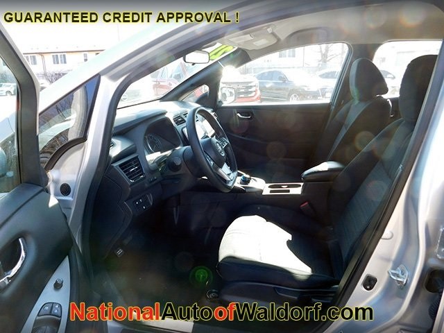 Nissan Leaf Vehicle Image 15