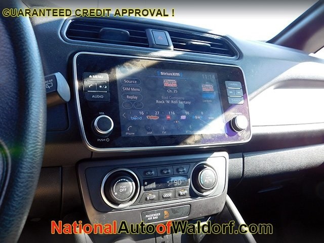Nissan Leaf Vehicle Image 16