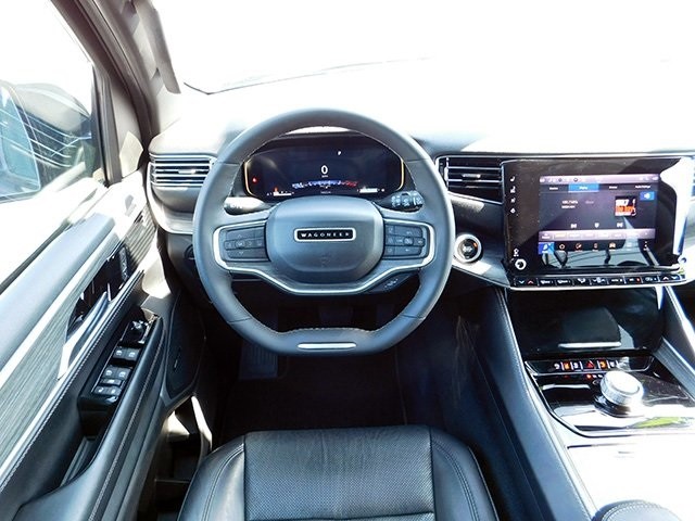 Jeep Wagoneer L Vehicle Image 14