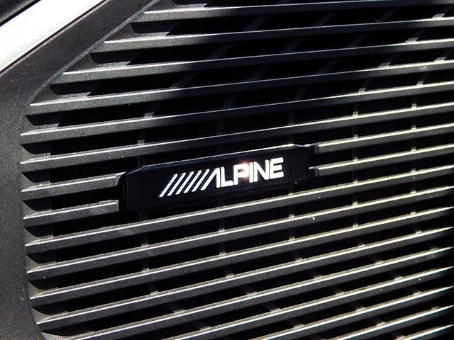 Jeep Wagoneer L Vehicle Image 16