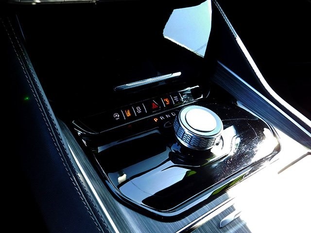 Jeep Wagoneer L Vehicle Image 20