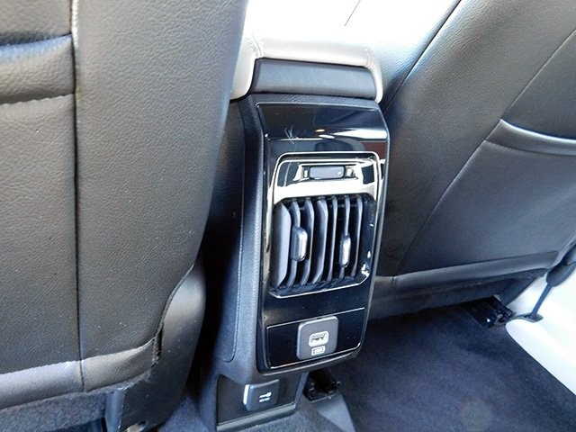 Jeep Compass Vehicle Image 12