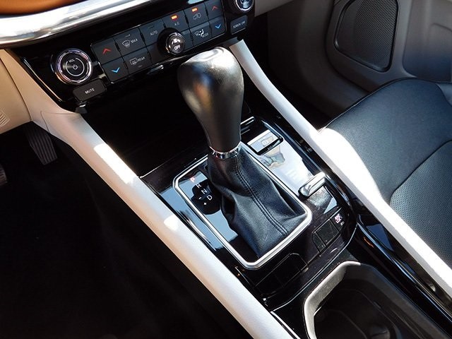 Jeep Compass Vehicle Image 19