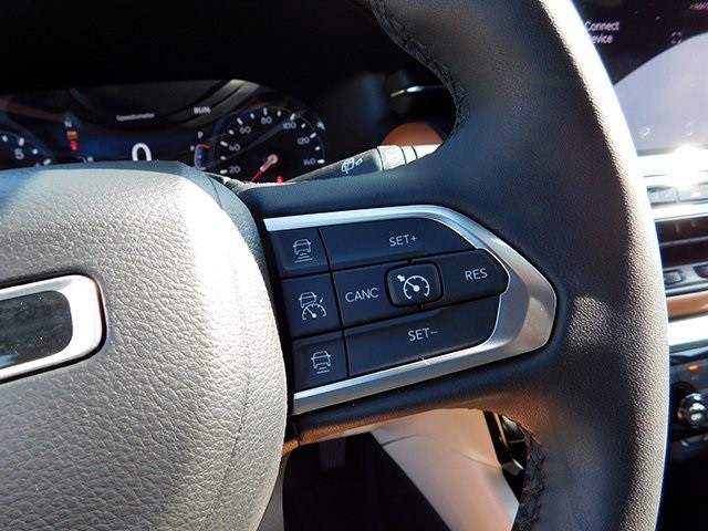 Jeep Compass Vehicle Image 20