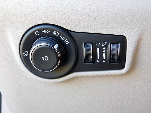 Jeep Compass Vehicle Image 23
