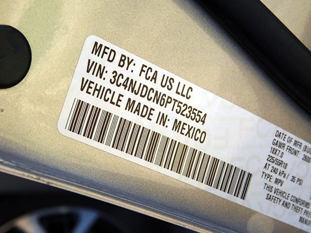 Jeep Compass Vehicle Image 24