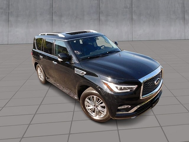 INFINITI QX80 Vehicle Image 02