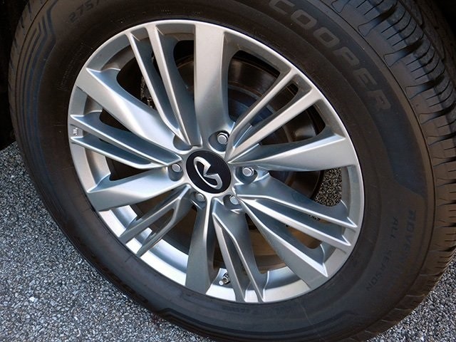 INFINITI QX80 Vehicle Image 10