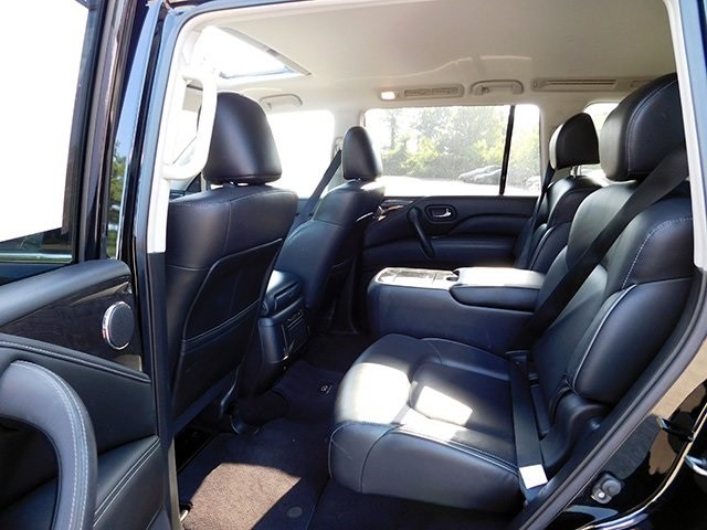 INFINITI QX80 Vehicle Image 12