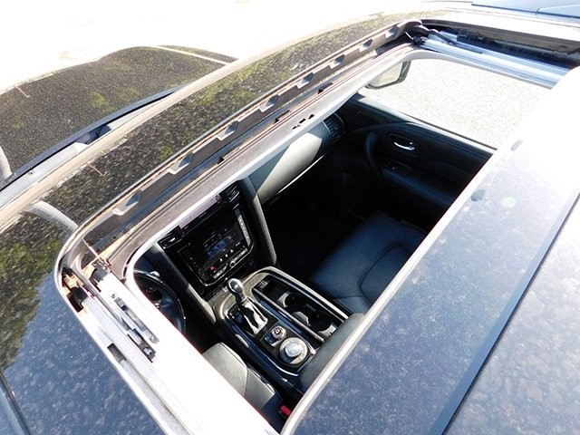 INFINITI QX80 Vehicle Image 15