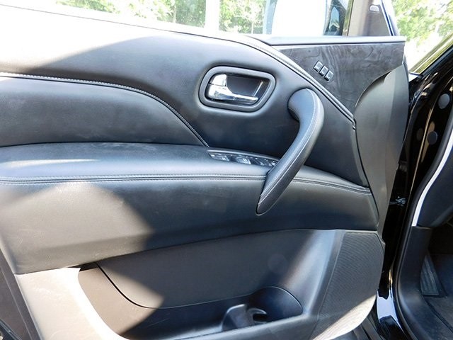 INFINITI QX80 Vehicle Image 16