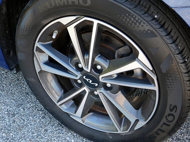 Kia Forte Vehicle Image 06