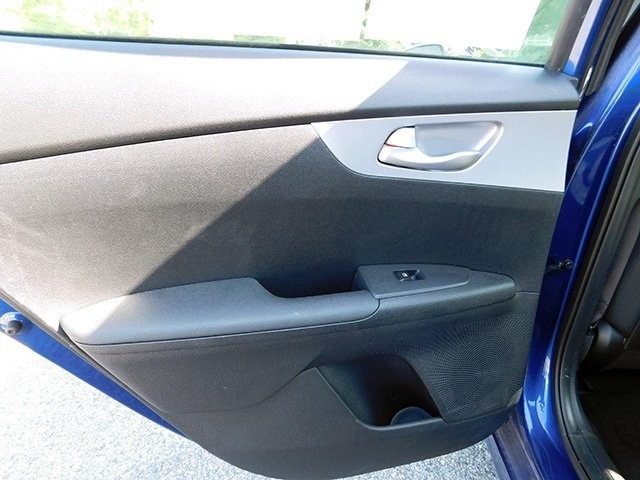 Kia Forte Vehicle Image 08