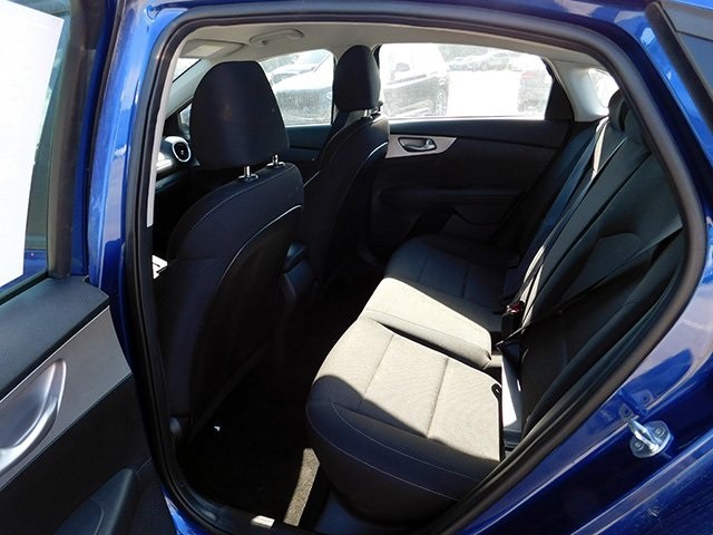 Kia Forte Vehicle Image 09