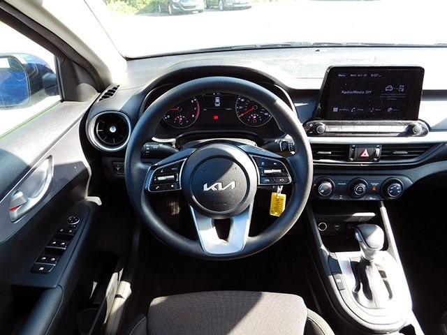 Kia Forte Vehicle Image 10