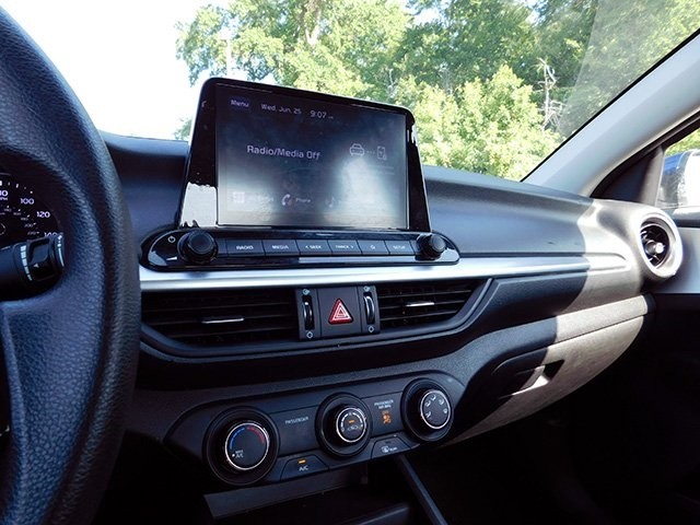Kia Forte Vehicle Image 14