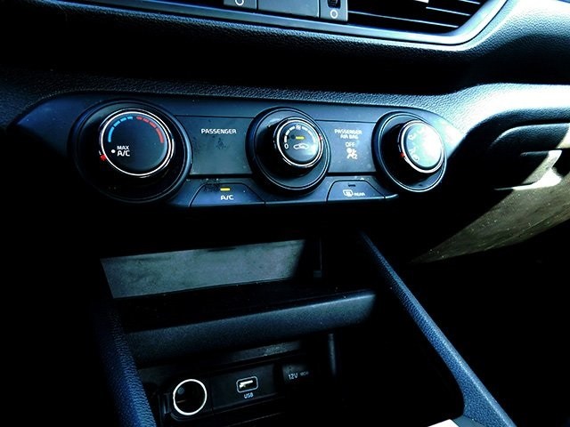 Kia Forte Vehicle Image 16