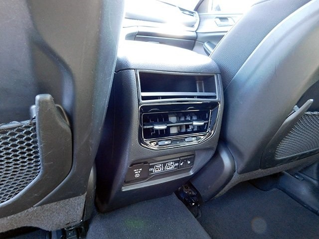 Jeep Grand Cherokee Vehicle Image 13