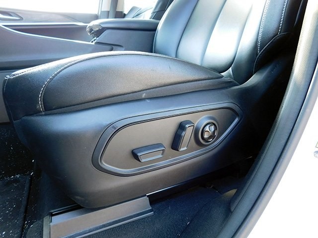 Jeep Grand Cherokee Vehicle Image 18