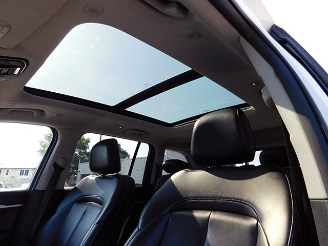 Jeep Grand Cherokee Vehicle Image 19