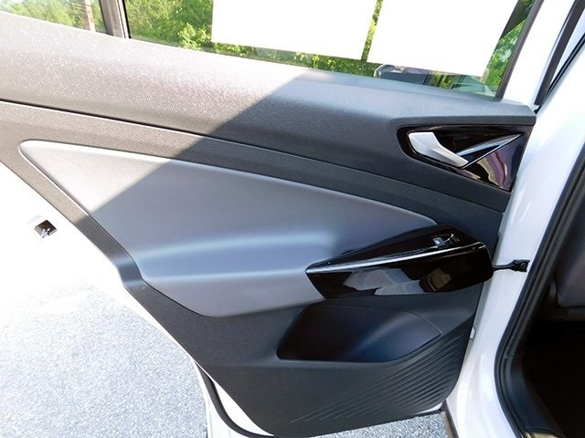 Volkswagen ID.4 Vehicle Image 08