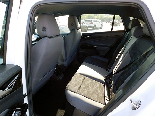Volkswagen ID.4 Vehicle Image 09