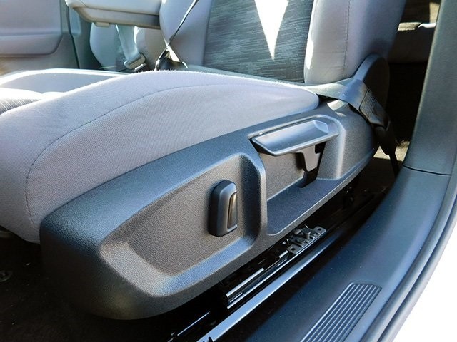 Volkswagen ID.4 Vehicle Image 15