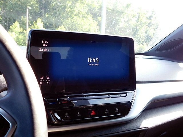 Volkswagen ID.4 Vehicle Image 16