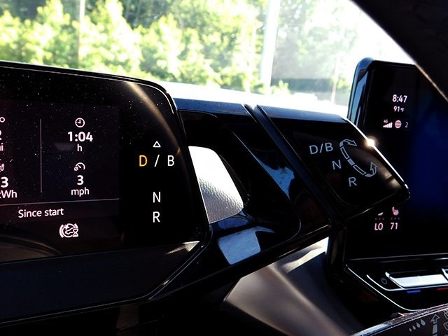 Volkswagen ID.4 Vehicle Image 21