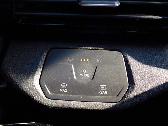 Volkswagen ID.4 Vehicle Image 22