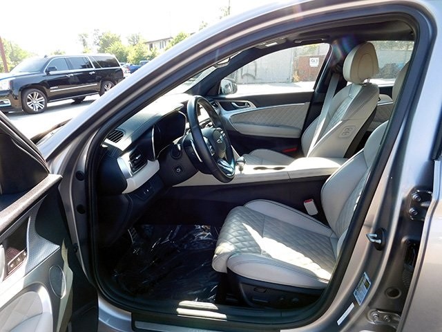 Genesis G70 Vehicle Image 16