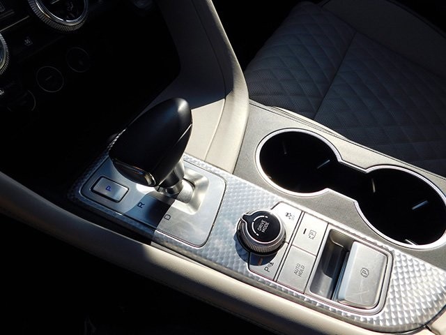 Genesis G70 Vehicle Image 22
