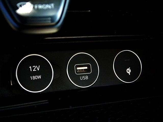 Genesis G70 Vehicle Image 23