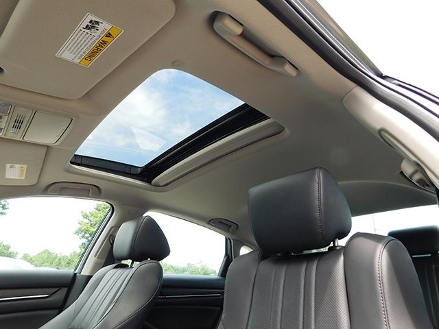 Honda Accord Hybrid Vehicle Image 18