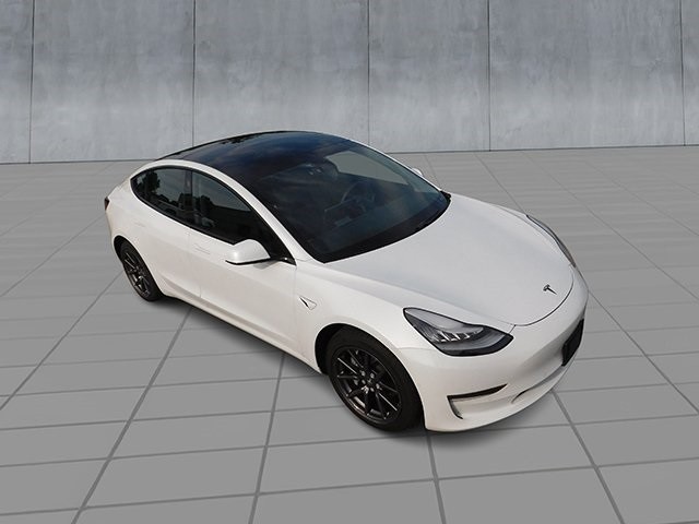 Tesla Model 3 Vehicle Image 02