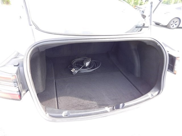 Tesla Model 3 Vehicle Image 07