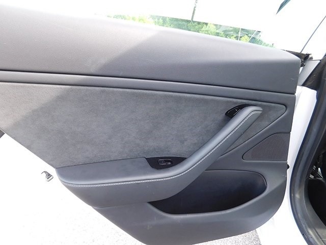 Tesla Model 3 Vehicle Image 08