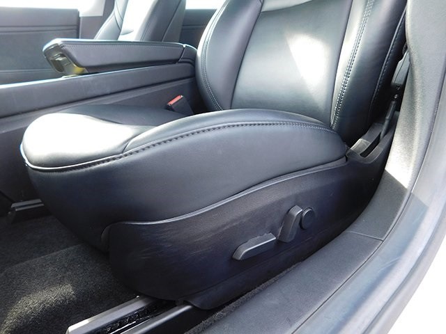 Tesla Model 3 Vehicle Image 14