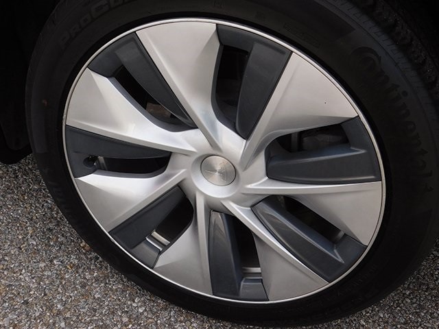 Tesla Model Y Vehicle Image 07