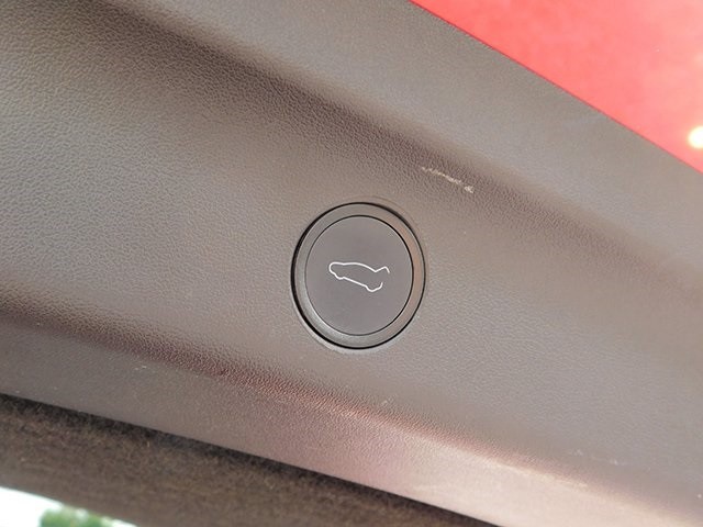 Tesla Model Y Vehicle Image 09