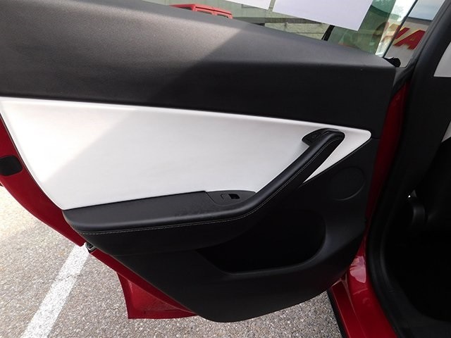 Tesla Model Y Vehicle Image 10