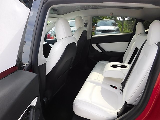 Tesla Model Y Vehicle Image 11