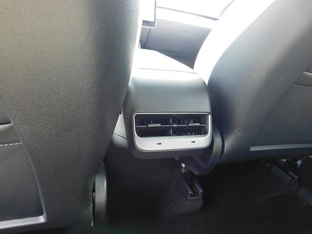 Tesla Model Y Vehicle Image 12