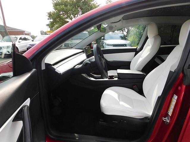 Tesla Model Y Vehicle Image 15