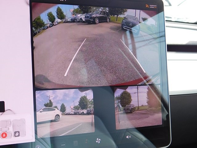 Tesla Model Y Vehicle Image 21