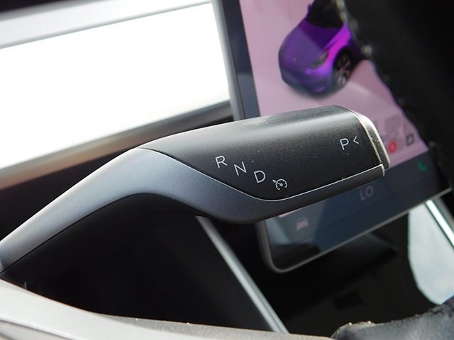 Tesla Model Y Vehicle Image 23