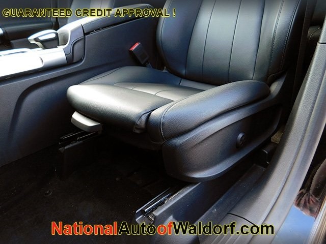 Mercedes-Benz GLB Vehicle Image 16